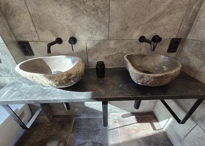 Monteurzimmer 1 Mit Seeblick * زيوثين